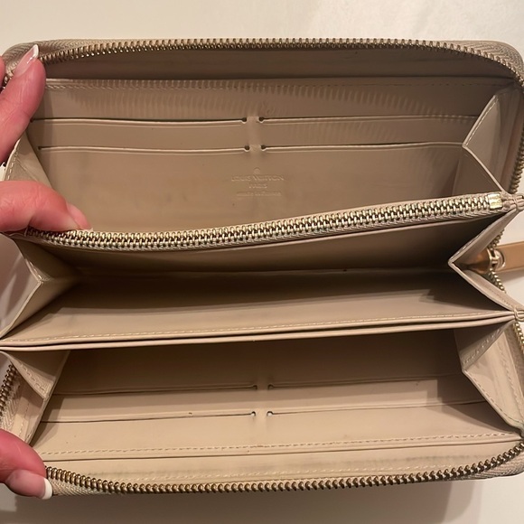 Louis Vuitton Tan Wallet with Signature Monogram - Picture 6 of 9